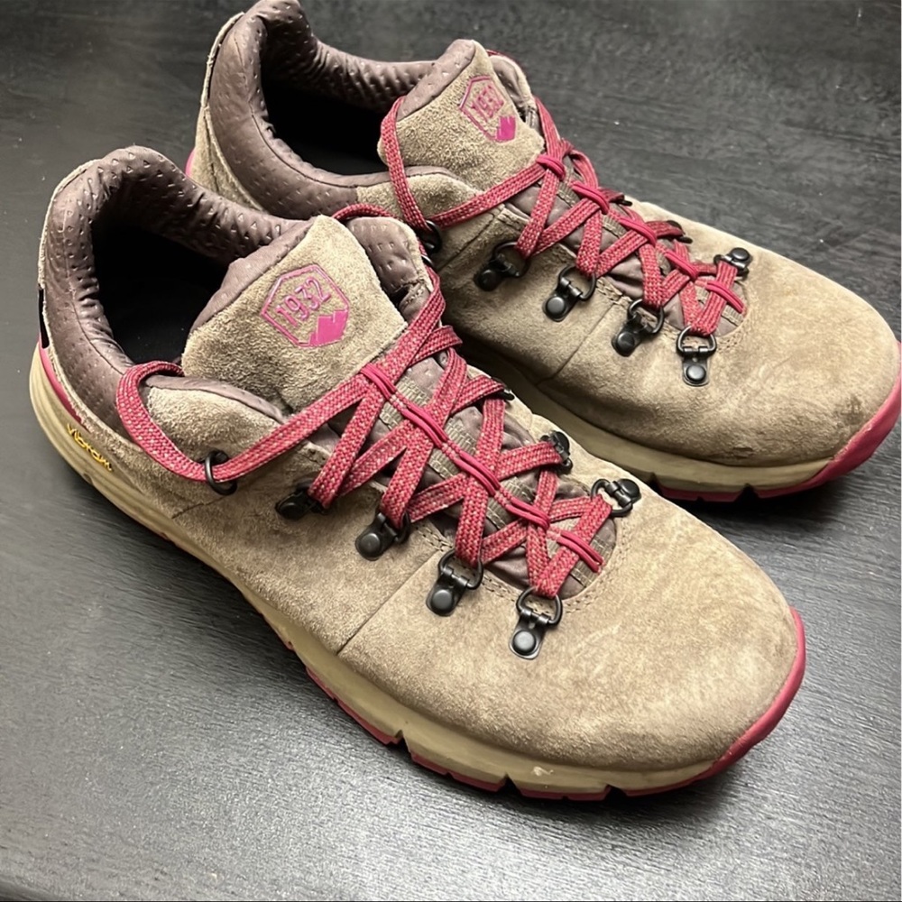 DANNER Mountain 600 low hiking boot womens 9.5
